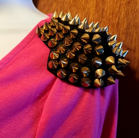 Nicki Minaj RARE pink long sleeve spiked shoulder pad top NWT - Picture 3 of 9
